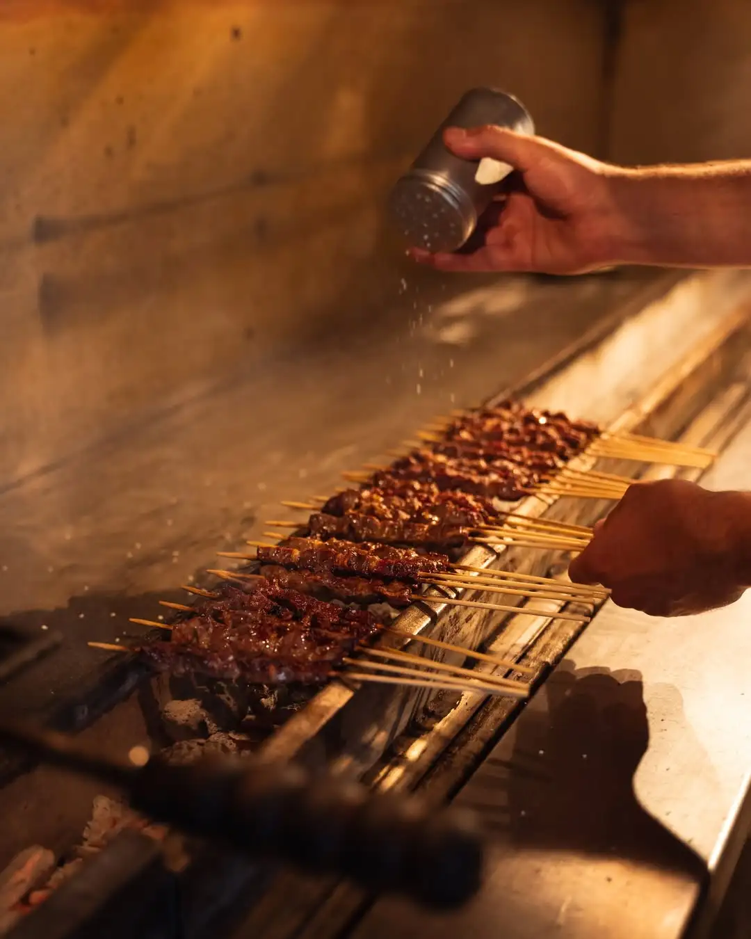 Arrosticini abruzzesi alla brace — Frékt — 1